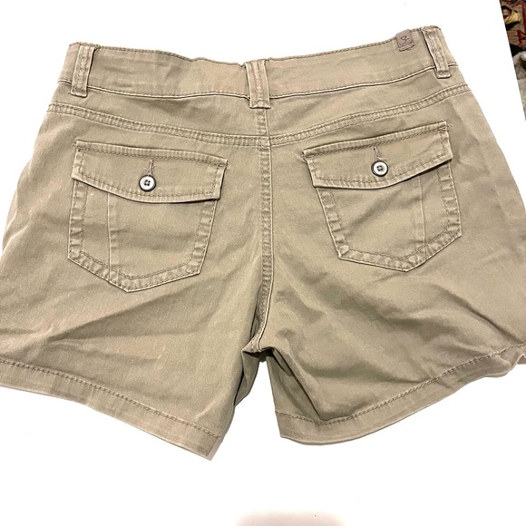 Khaki cargo shorts - Picture 3 of 4